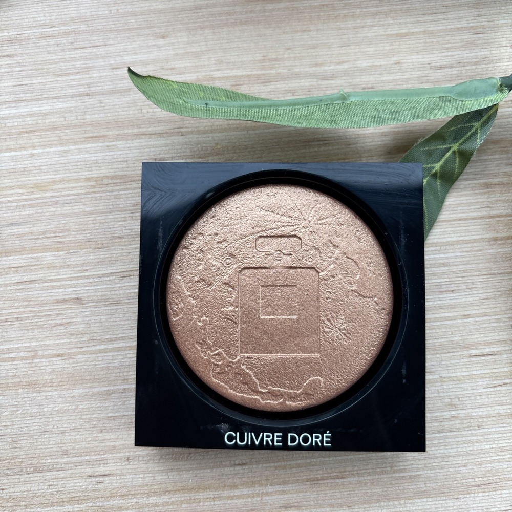 RARE Chanel Eclat Lunaire Illuminating Face Powder Cuivre Dore Limited Edition - Picture 1 of 3